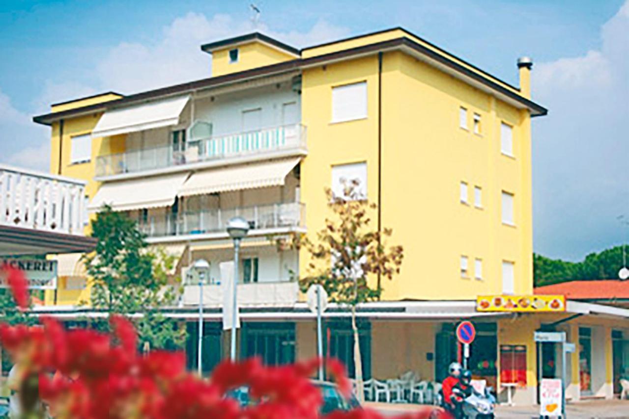 Pia Del Faro Apartment Bibione Exterior photo